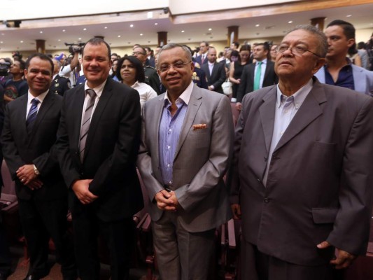 'Este premio va para quienes soñamos construir una Honduras digna”